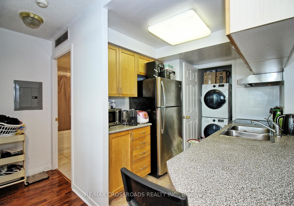 8-hillcrest-avenue-north-york-ontario-c12403668