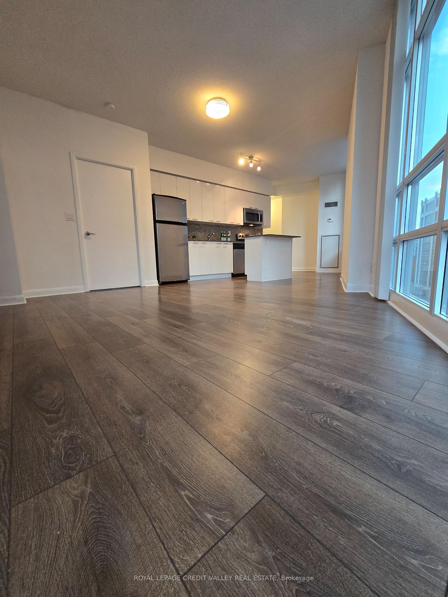 15-bruyeres-mews-toronto-ontario-c12403702
