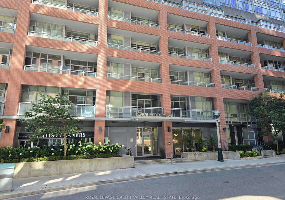 15-bruyeres-mews-toronto-ontario-c12403702
