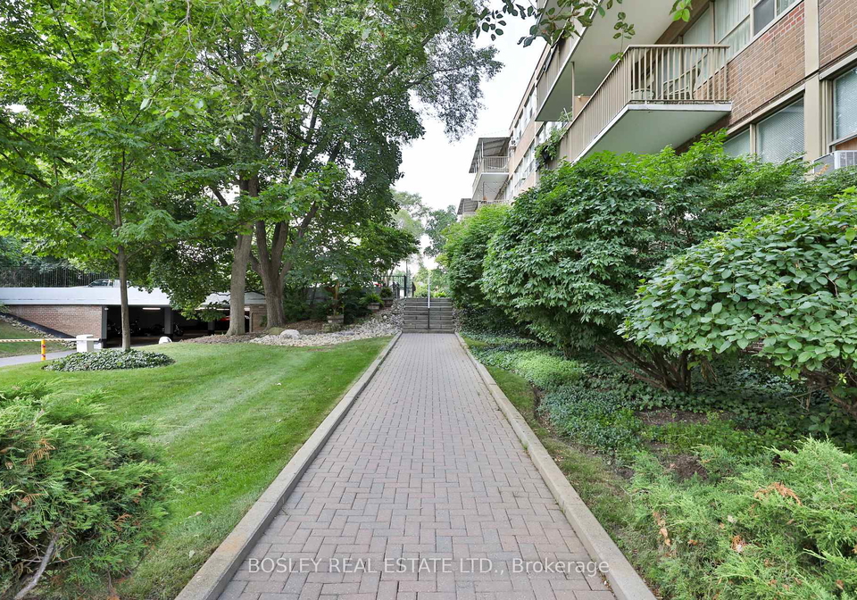 160-the-donway-w-north-york-ontario-c12403945