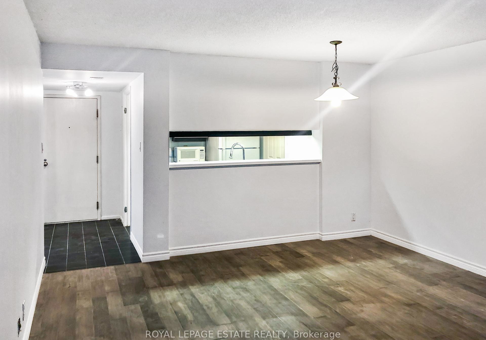 711-bay-street-toronto-ontario-c12403967