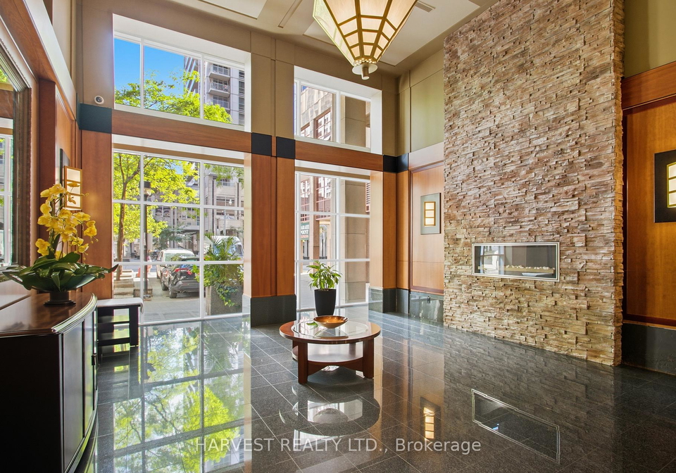 750-bay-street-toronto-ontario-c12404059