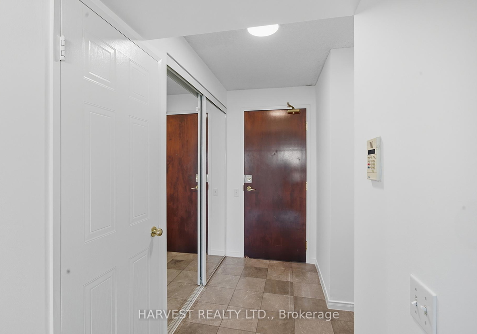 750-bay-street-toronto-ontario-c12404059