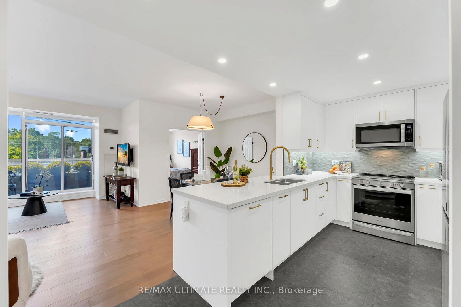 1750-bayview-avenue-toronto-ontario-c12404219