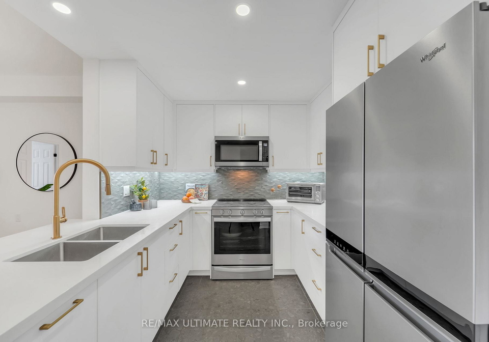 1750-bayview-avenue-toronto-ontario-c12404219