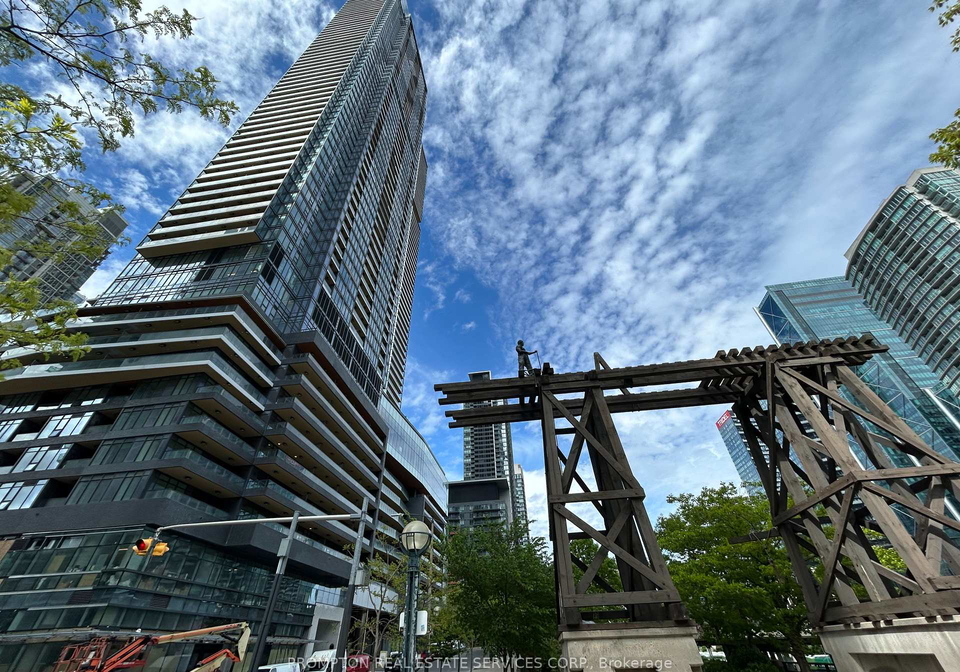 3-concord-cityplace-way-toronto-ontario-c12404257