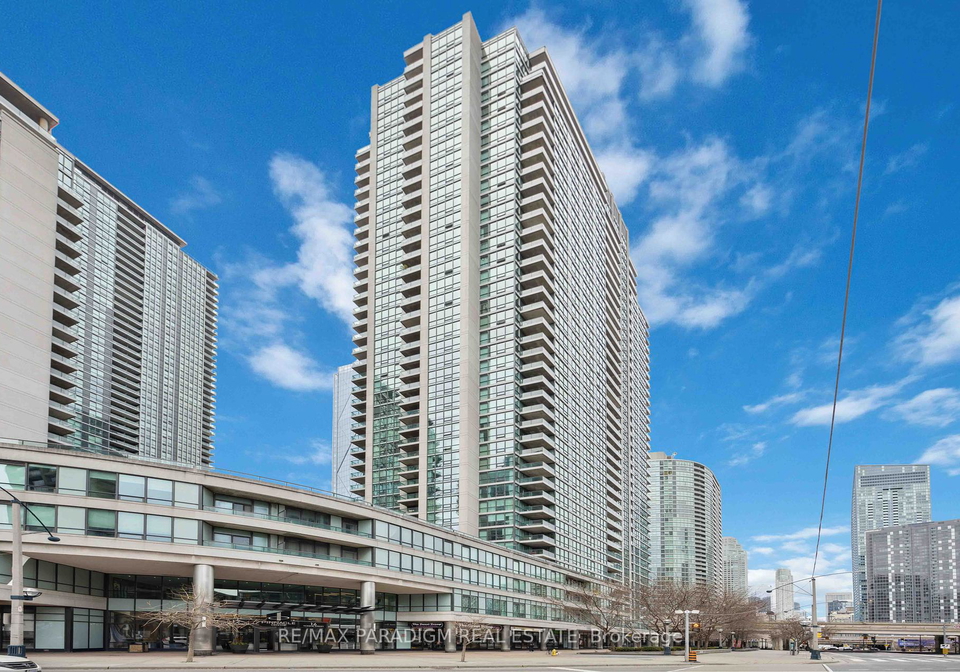 16-yonge-street-toronto-ontario-c12404409