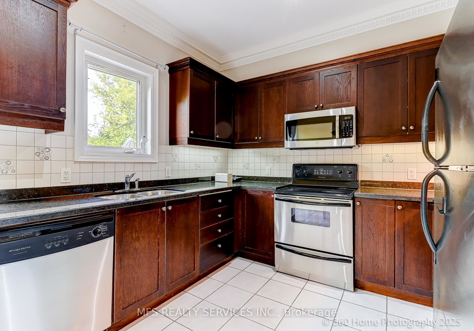 132-b-finch-avenue-e-north-york-ontario-c12404513