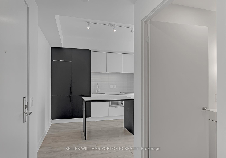 33-helendale-avenue-toronto-ontario-c12404519