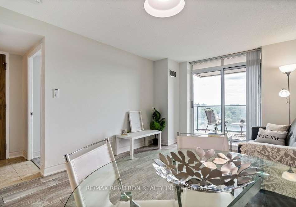 233-beecroft-road-toronto-ontario-c12404535
