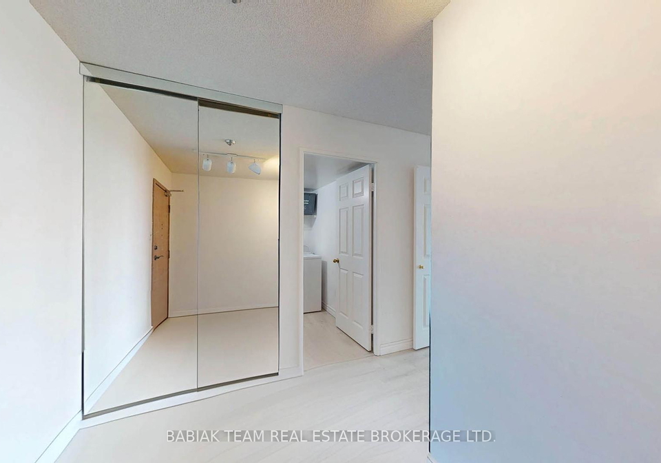 215-wynford-drive-east-york-ontario-c12404682