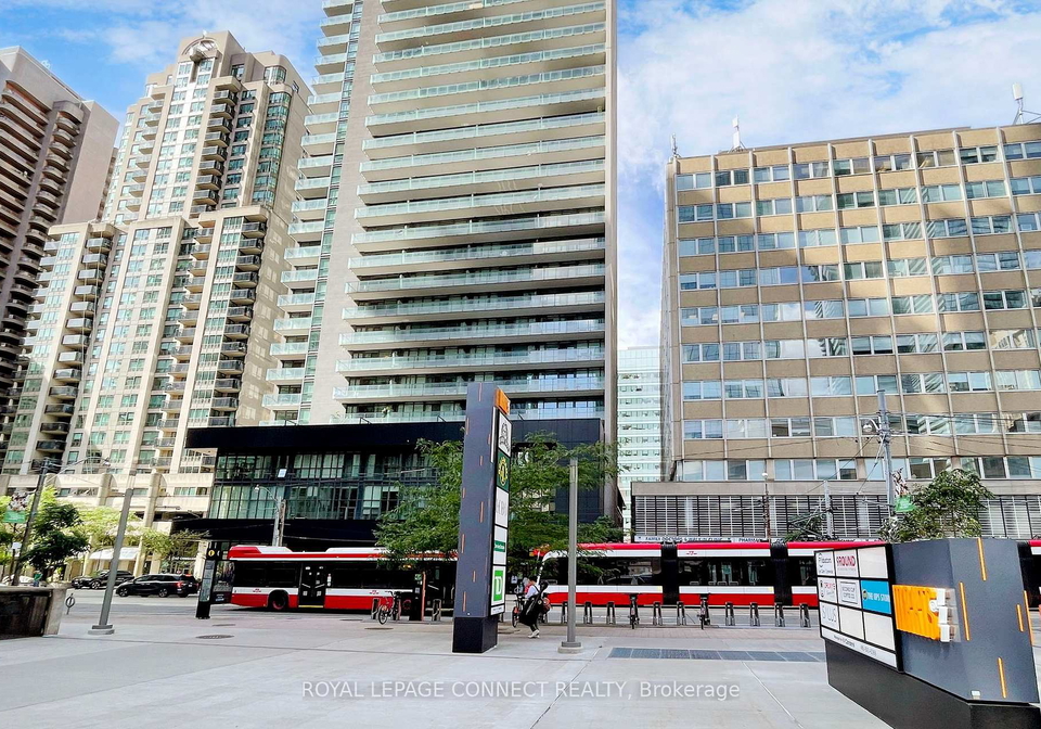 750-bay-street-toronto-ontario-c12404735