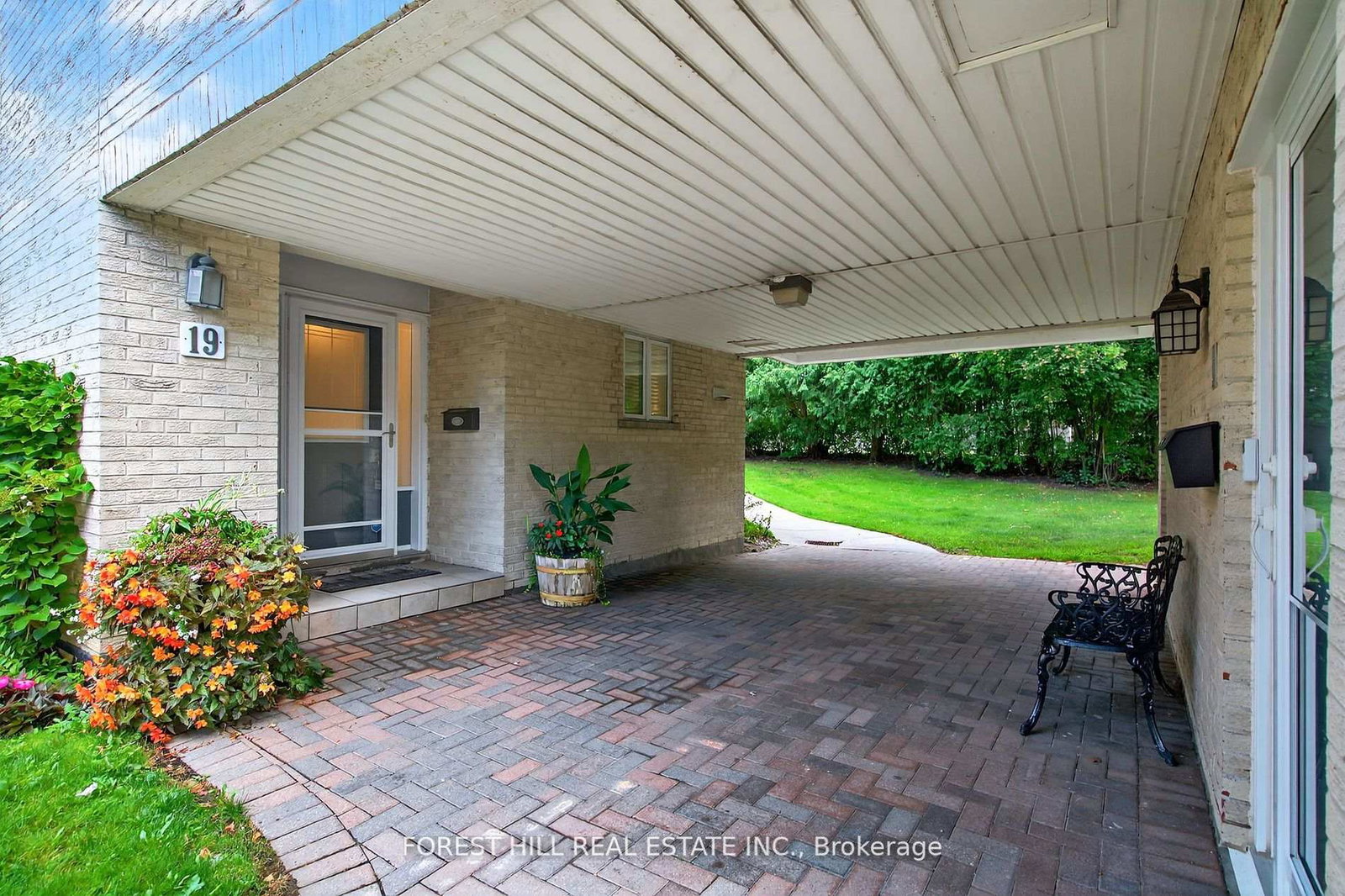19-snowshoe-mill-way-north-york-ontario-c12405040