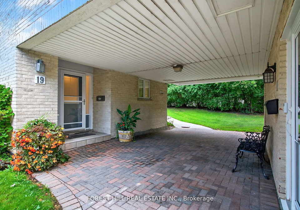 19-snowshoe-mill-way-north-york-ontario-c12405040