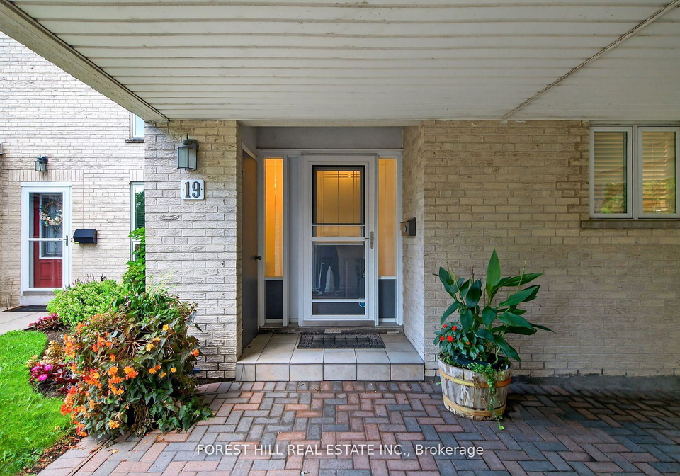 19-snowshoe-mill-way-north-york-ontario-c12405040