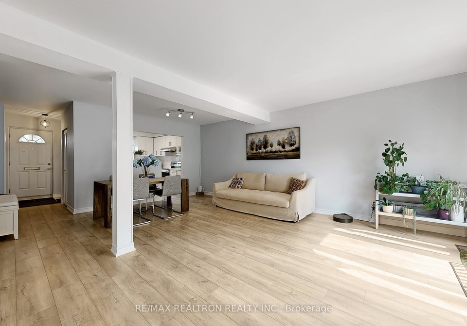 15-esterbrooke-avenue-north-york-ontario-c12405441