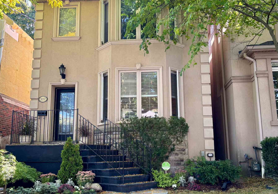 307-deloraine-avenue-toronto-ontario-c12405578
