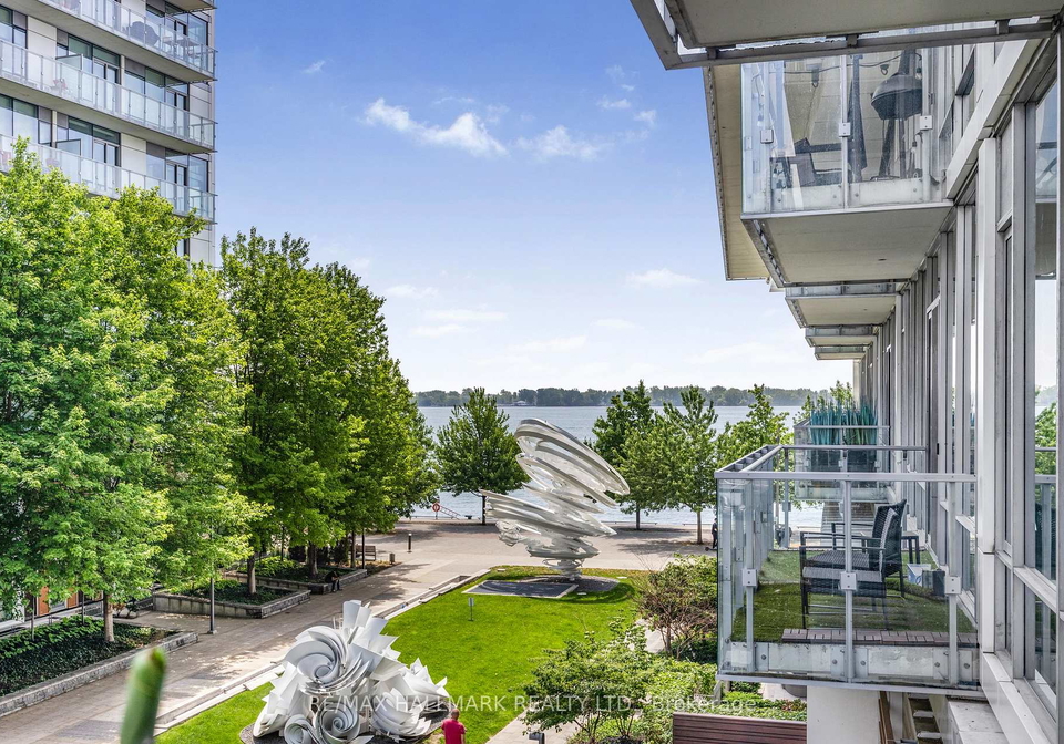 29-queens-quay-e-toronto-ontario-c12405660