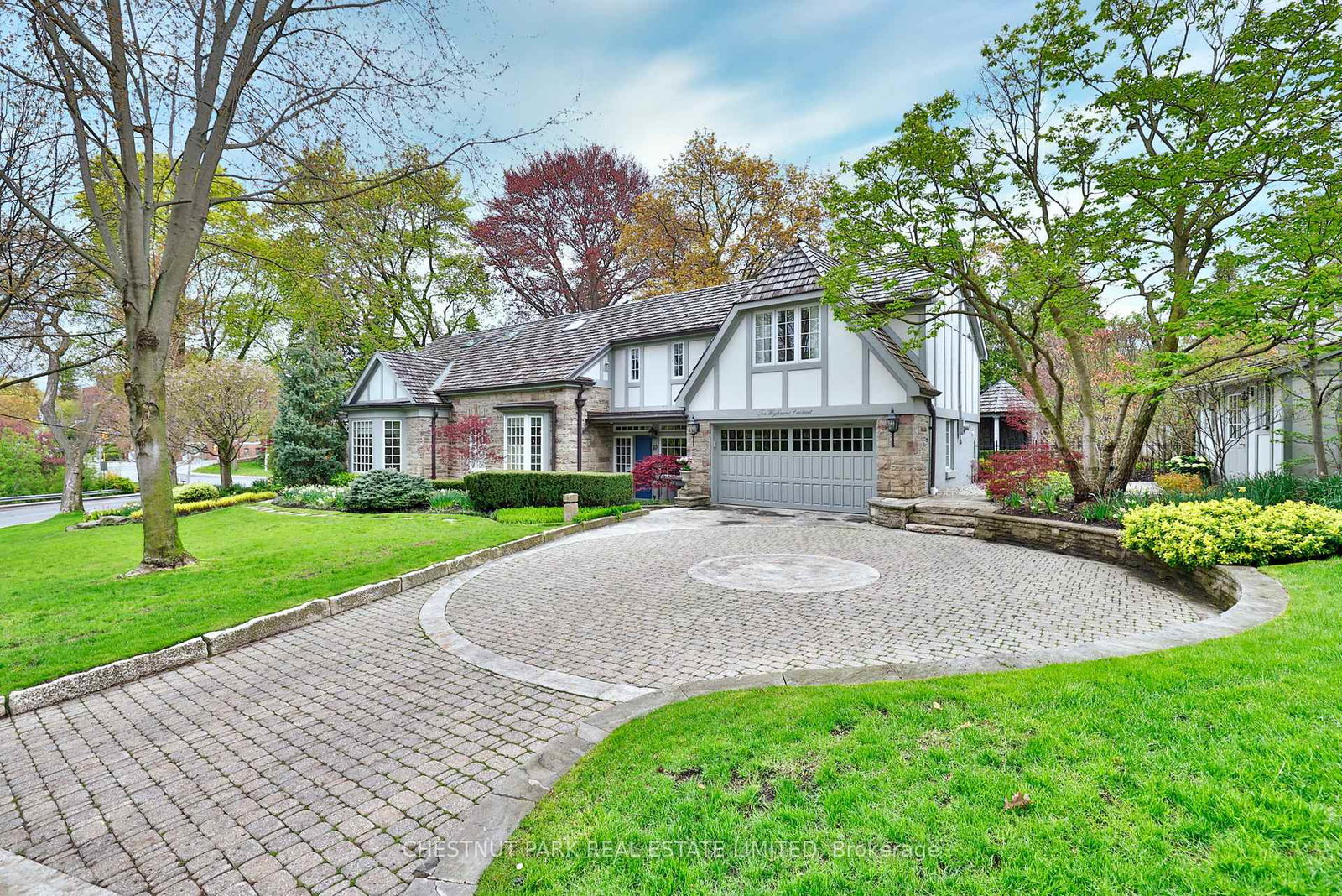 10-weybourne-crescent-toronto-ontario-c12406010