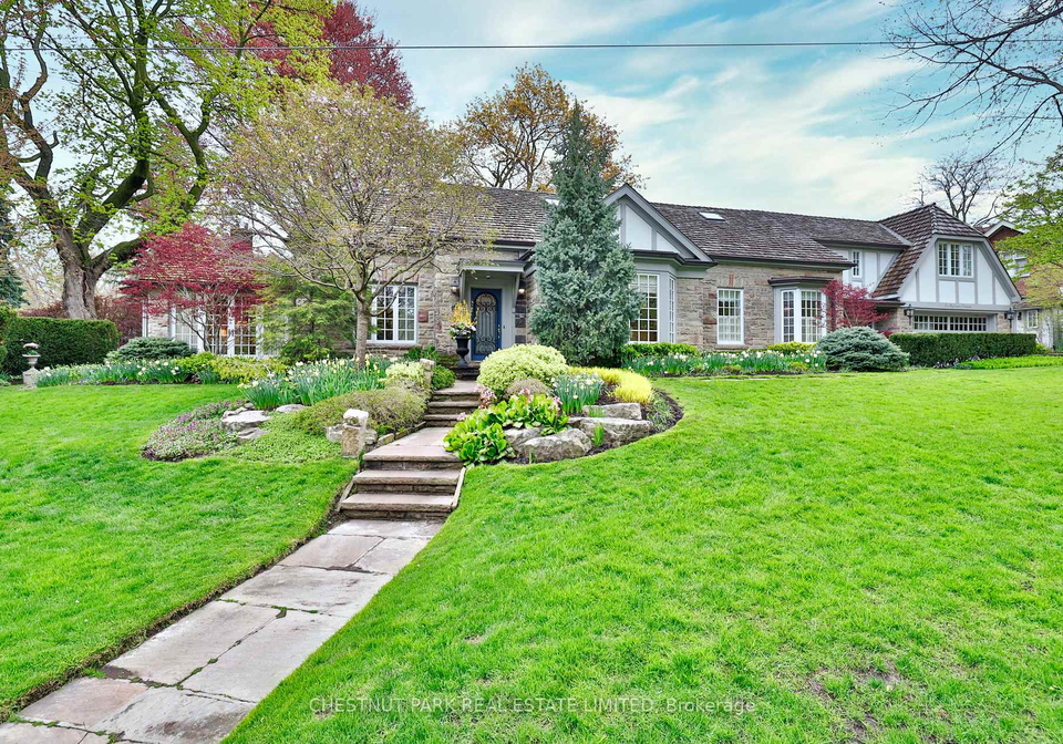 10-weybourne-crescent-toronto-ontario-c12406010