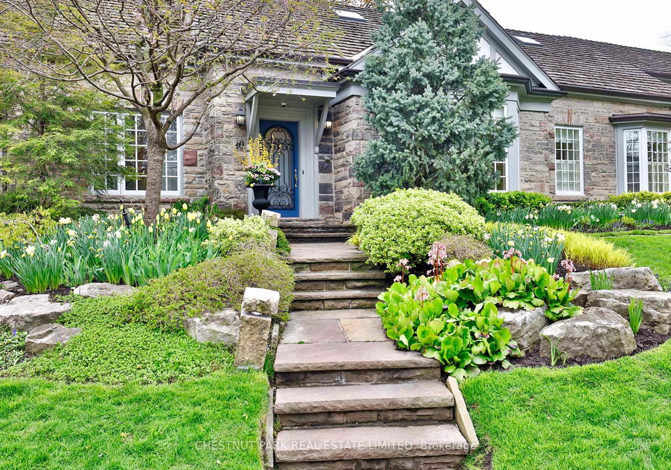 10-weybourne-crescent-toronto-ontario-c12406010