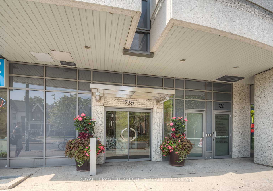 736-spadina-avenue-toronto-ontario-c12406272