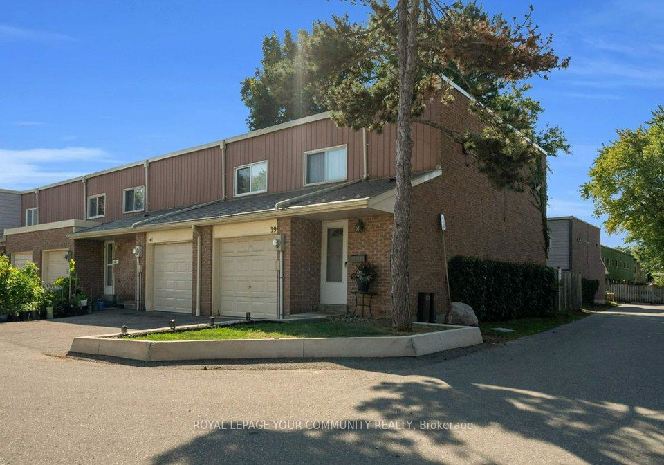 39-pepper-vineway-north-york-ontario-c12406445