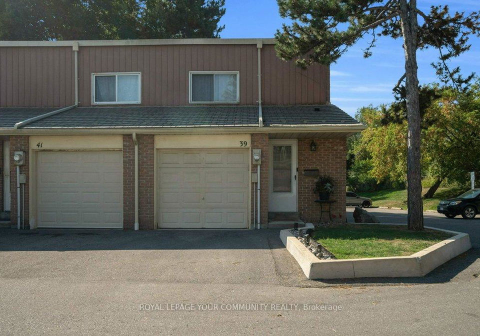 39-pepper-vineway-north-york-ontario-c12406445