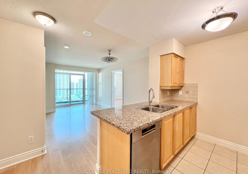 15-greenview-avenue-toronto-ontario-c12406637