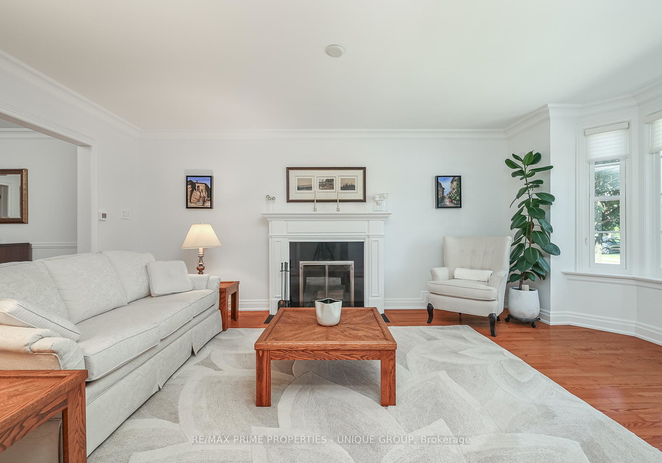4-tanager-avenue-east-york-ontario-c12406675