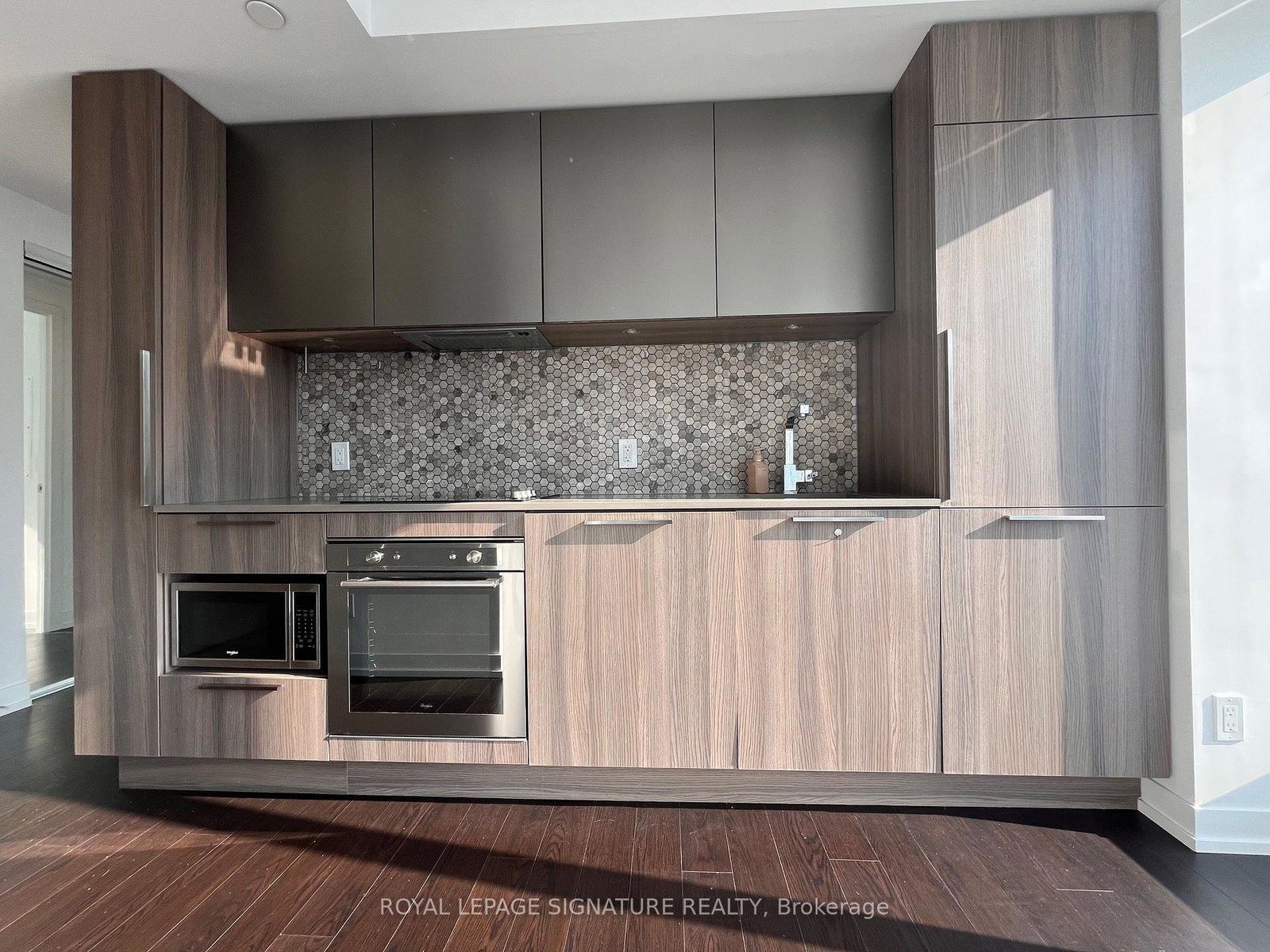 85-wood-street-toronto-ontario-c12406687
