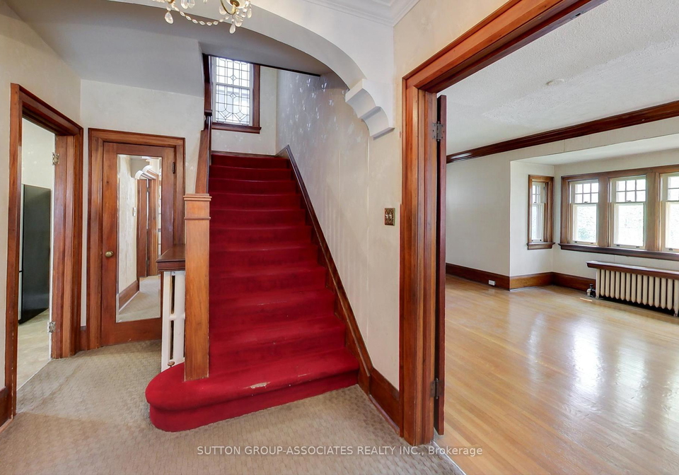 64-burnside-drive-toronto-ontario-c12407037