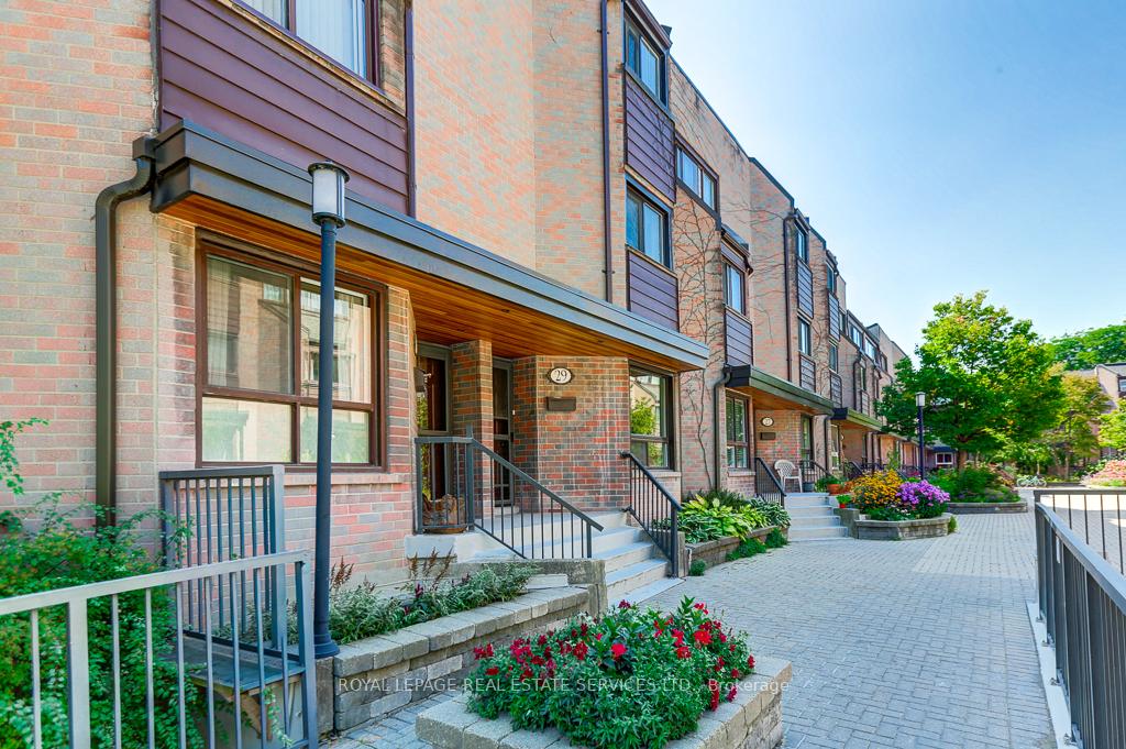 130-clinton-street-toronto-ontario-c12407173