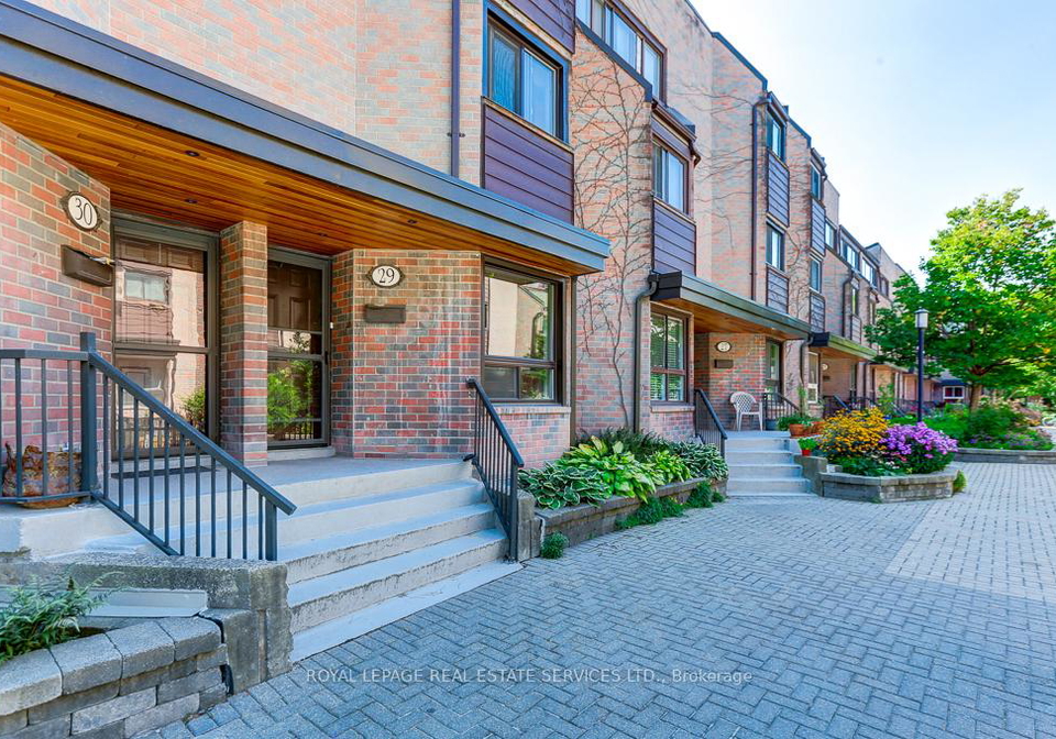 130-clinton-street-toronto-ontario-c12407173