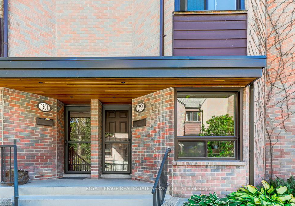 130-clinton-street-toronto-ontario-c12407173