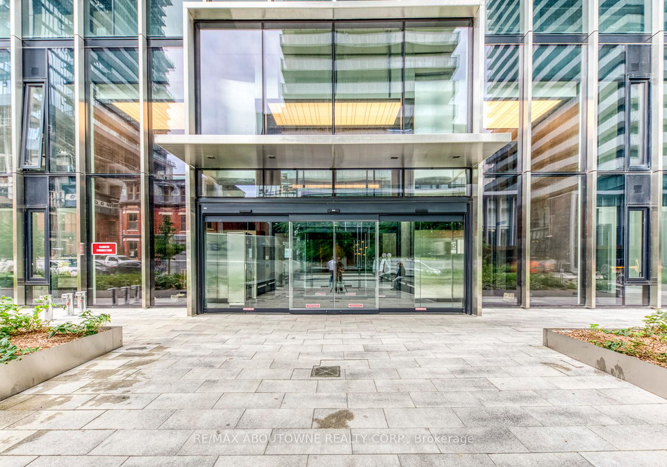 55-charles-street-e-toronto-ontario-c12407987
