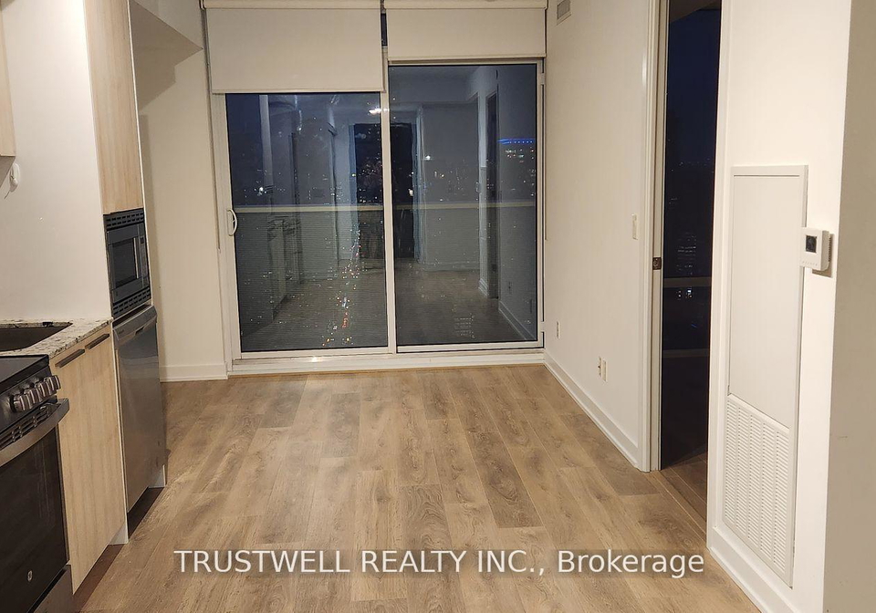501-yonge-street-toronto-ontario-c12408024