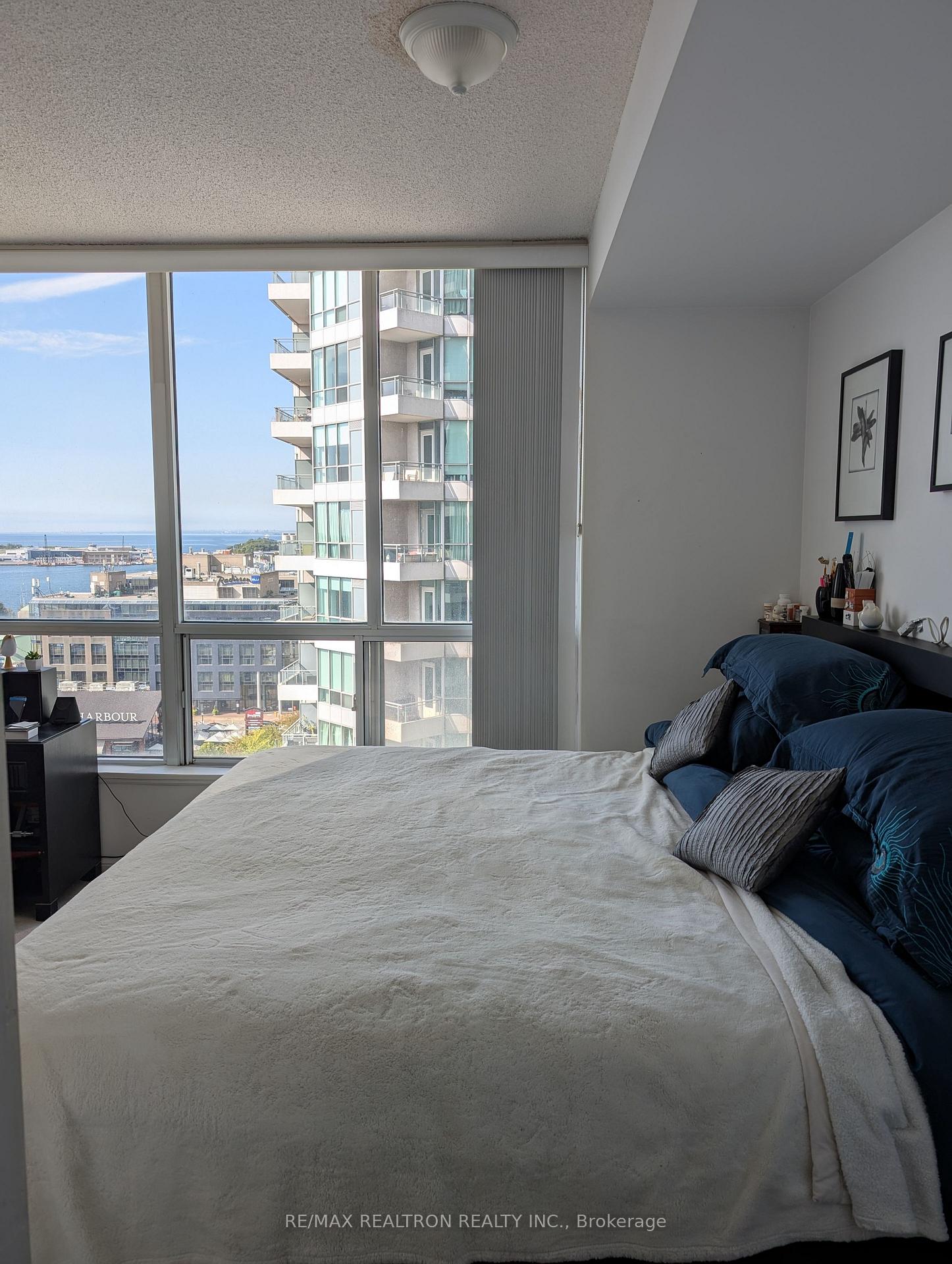 228-queens-quay-w-toronto-ontario-c12408220