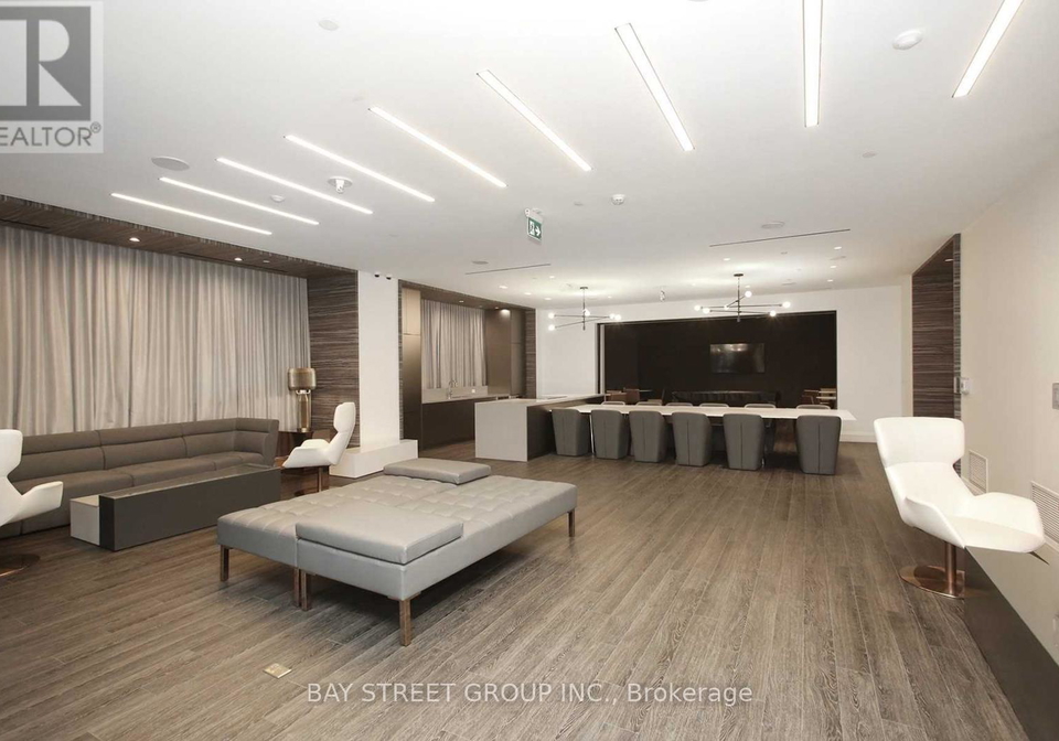 39-roehampton-avenue-toronto-ontario-c12408368