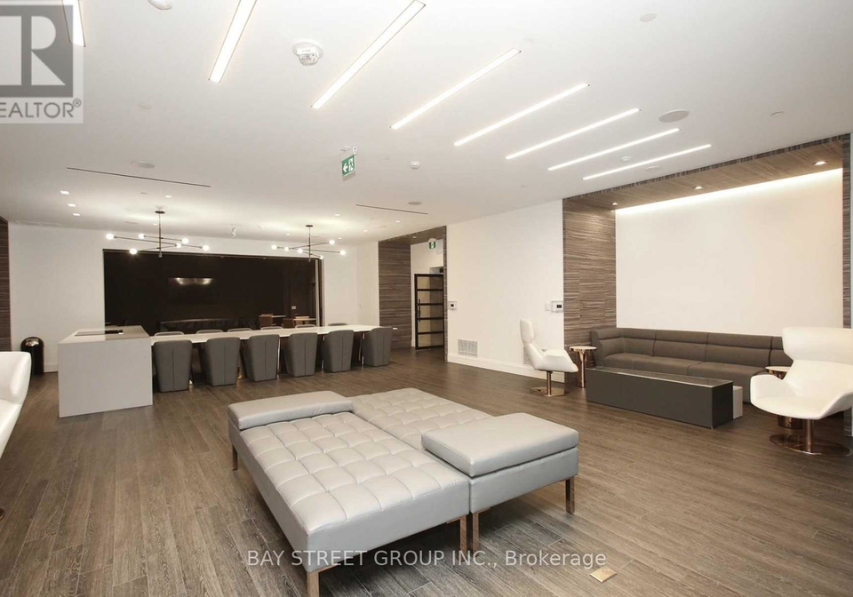 39-roehampton-avenue-toronto-ontario-c12408368