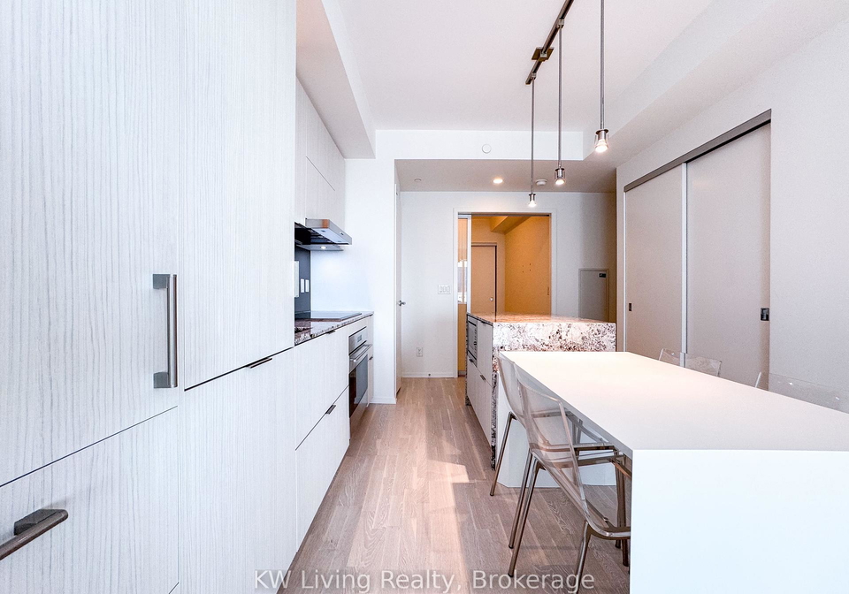 1-bloor-street-e-toronto-ontario-c12408755