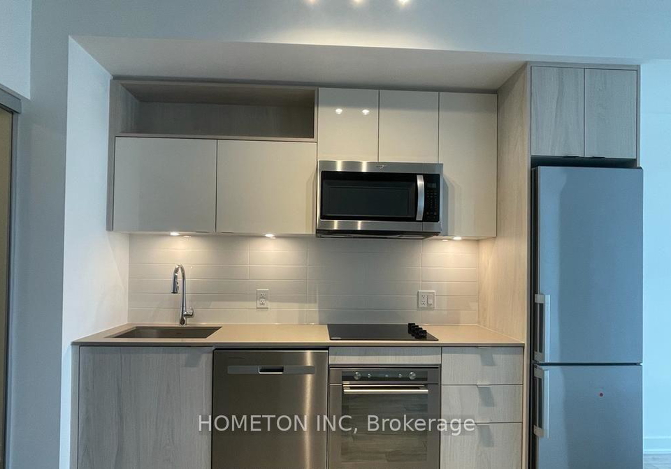 60-princess-street-toronto-ontario-c12408854