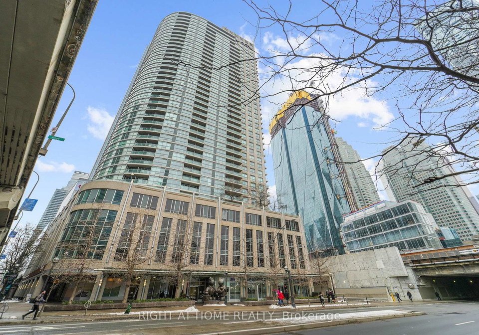 18-yonge-street-toronto-ontario-c12408864