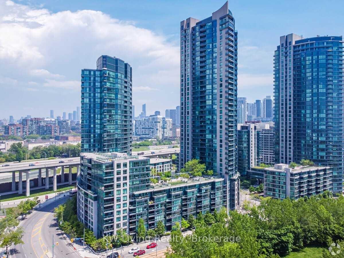 219-fort-york-boulevard-toronto-ontario-c12409076