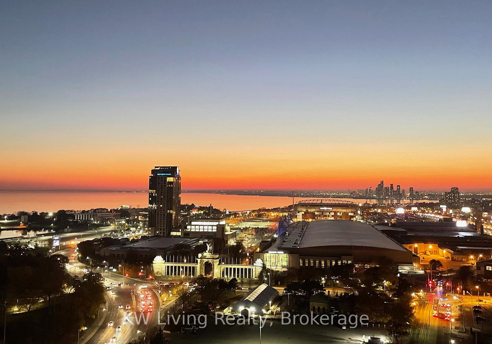 219-fort-york-boulevard-toronto-ontario-c12409076