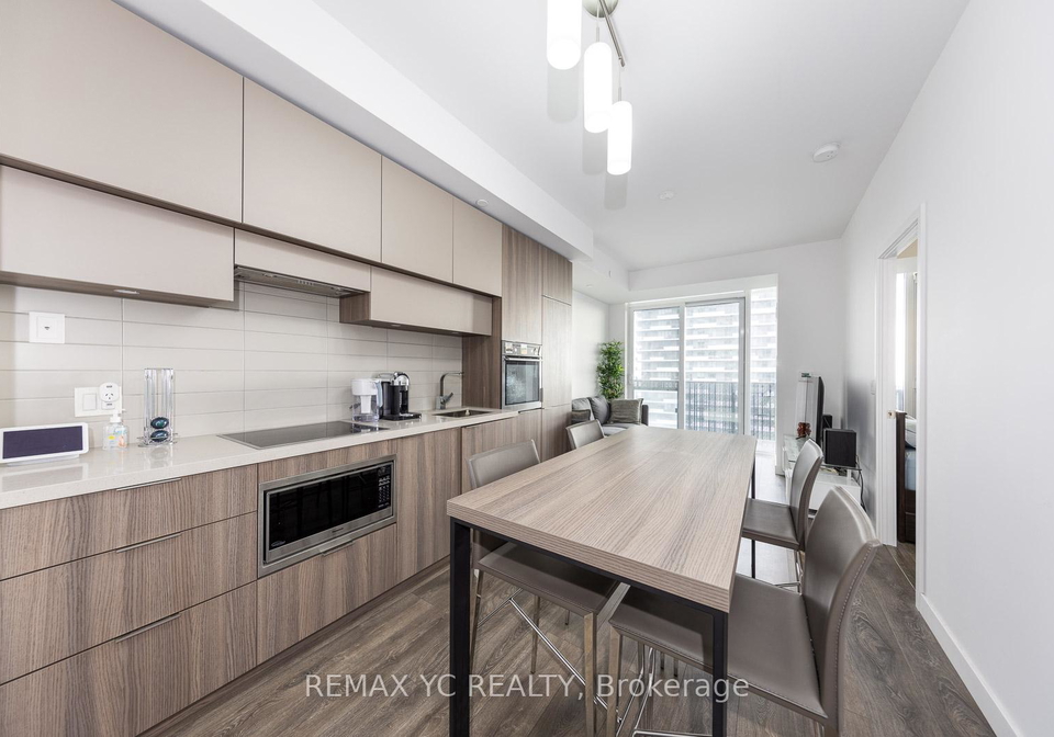 8-eglinton-avenue-e-toronto-ontario-c12409249