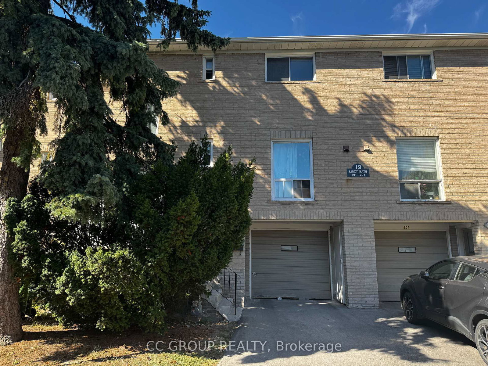19-liszt-gate-north-york-ontario-c12409264