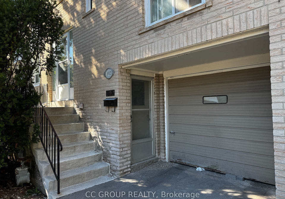 19-liszt-gate-north-york-ontario-c12409264