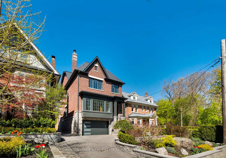390-walmer-road-w-toronto-ontario-c12409485