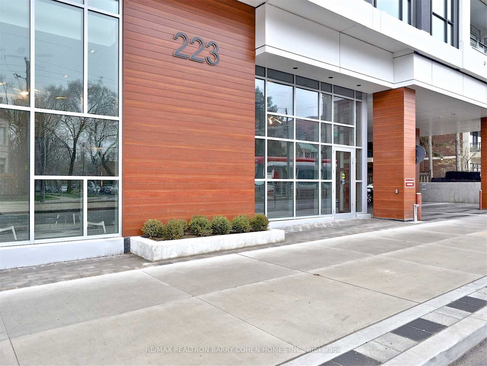 223-st-clair-avenue-w-toronto-ontario-c12409894